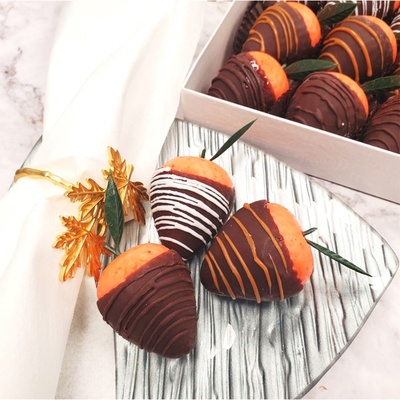 Chocolate Covered Sorbet Strawberries Gift Set (15) image
