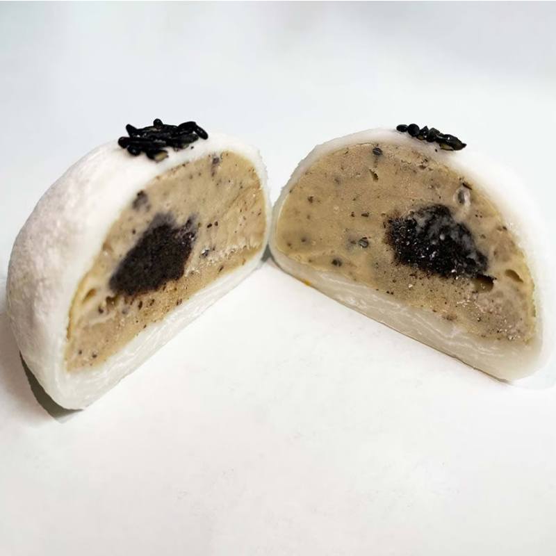Black Sesame Mochii Ice-Cream Set (12) image