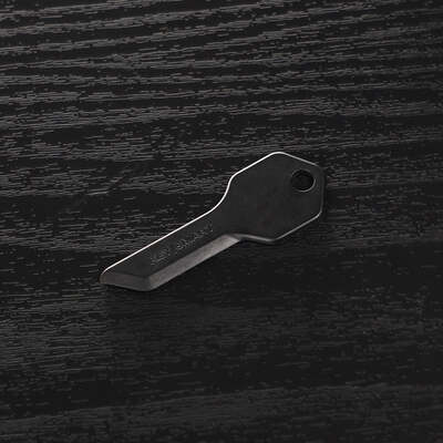 SafeBlade® | Blade Cuts Reinforced Tape | Won’t Penetrate Skin image