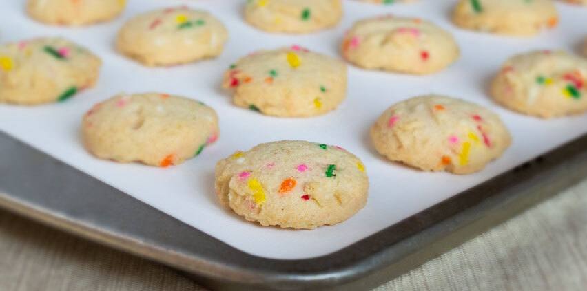 Ella's Oven-carouselImage-https://images.snackmagic.com/spree/provider_carousel_image/1385/bulk_medium/qfy1kftevub9vx9md2n3wv4bn9m9.?1761239878