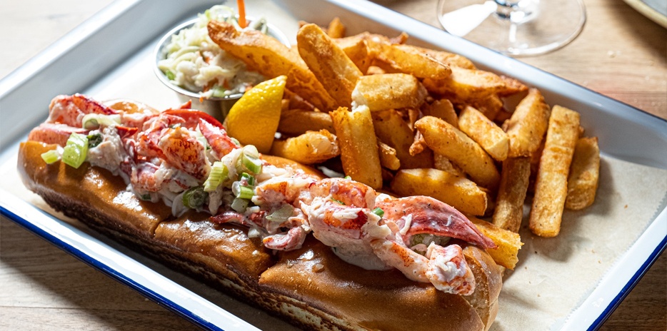 Legal Sea Foods-carouselImage-https://images.snackmagic.com/spree/provider_carousel_image/1785/medium/tj2dbvn301sdpepqnirxang4sh42.?1762162201