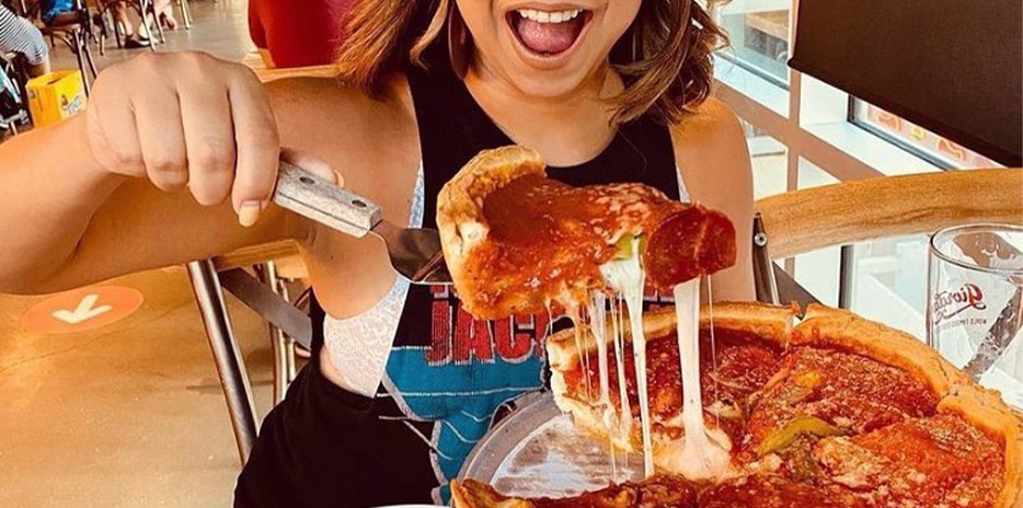 Giordano's Deep Dish Pizza-carouselImage-https://images.snackmagic.com/spree/provider_carousel_image/1787/medium/1pgi2ybcs0482umz041tdd31e8be.?1762163553