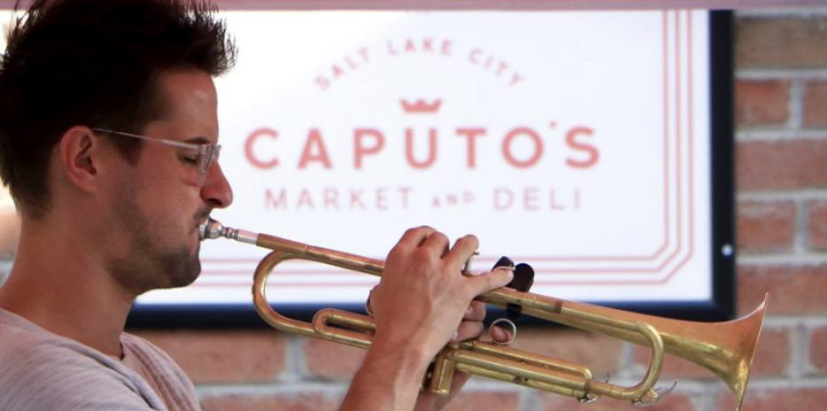 Caputo's-carouselImage-https://images.snackmagic.com/spree/provider_carousel_image/1882/medium/2k2uptr0v0dg65jldpy49f02ds0i.?1762162295