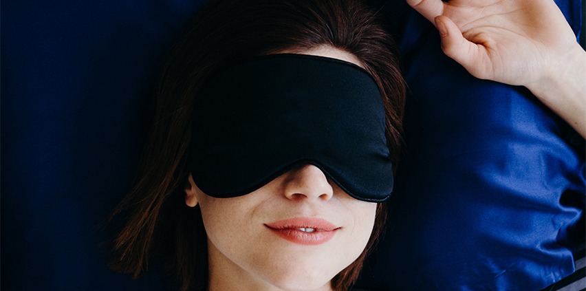 Moonlit Skincare-carouselImage-https://images.snackmagic.com/spree/provider_carousel_image/1958/bulk_medium/r19l4f1y6fjdltxp24i4vvuvog46.?1762161954