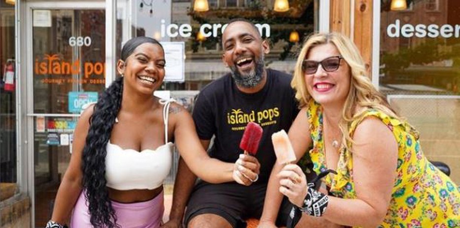 Island Pops-carouselImage-https://images.snackmagic.com/spree/provider_carousel_image/2071/bulk_medium/rhaj15dx79eds3vop1bnz43p1fis.?1762163510
