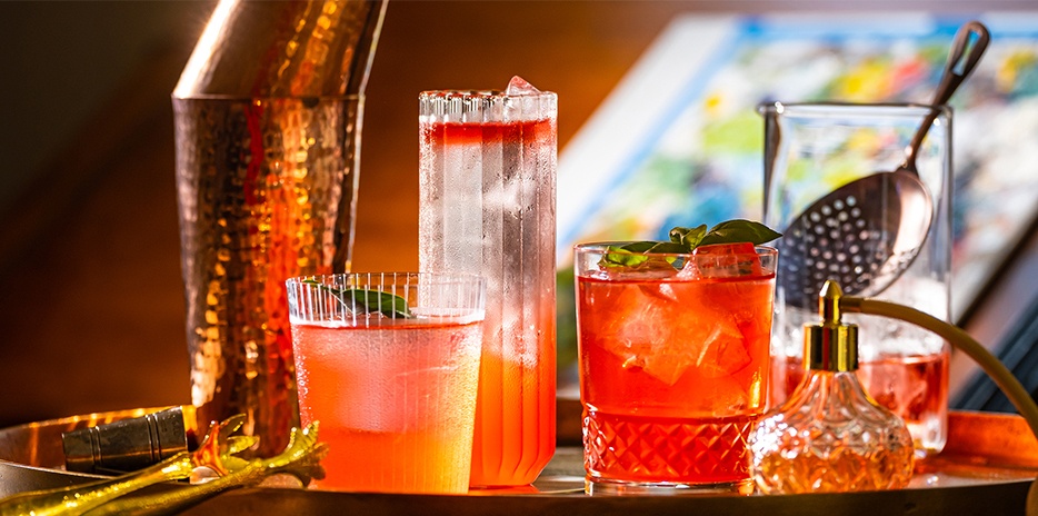Shaker & Spoon-carouselImage-https://images.snackmagic.com/spree/provider_carousel_image/2114/medium/yr0q94sflpc8ogtjvyg19ki0th6e.?1762162469