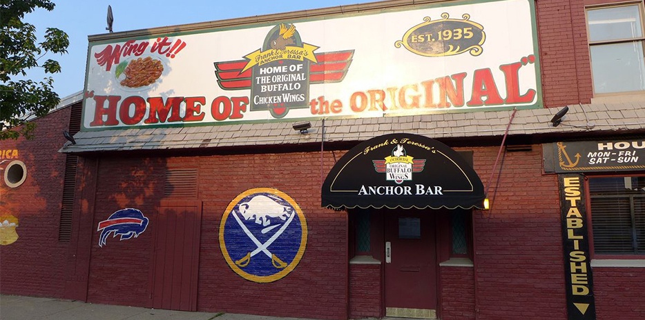 Anchor Bar - World's First Buffalo Wing-carouselImage-https://images.snackmagic.com/spree/provider_carousel_image/2164/medium/fd2iuptr7wvr5brvusjbl4w0scyv.?1762163659