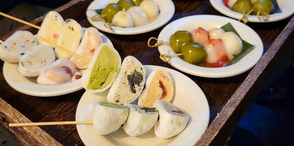 Mochii-carouselImage-https://images.snackmagic.com/spree/provider_carousel_image/2249/bulk_medium/fo9kce92kf6j8s3jwa2bgdafkhby.?1762162567