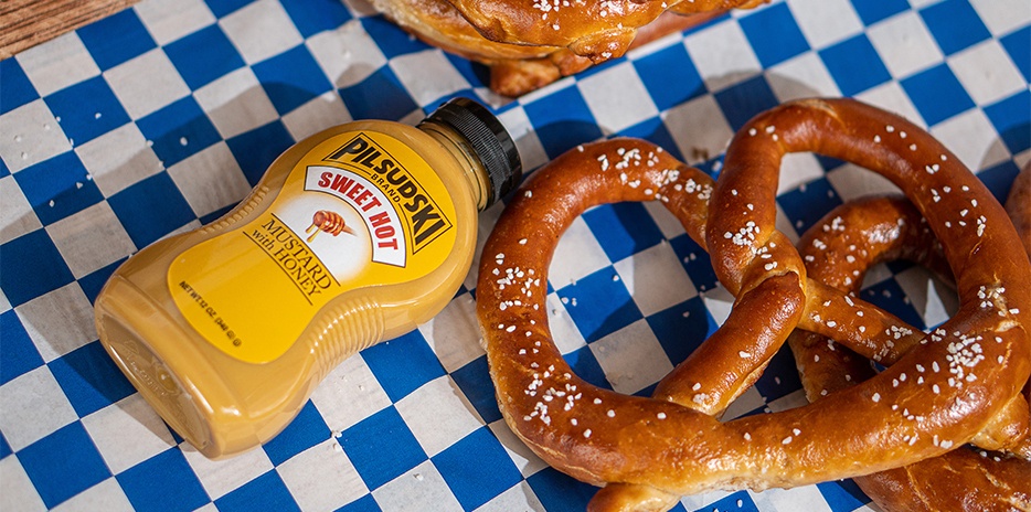 World's Best Pretzels-carouselImage-https://images.snackmagic.com/spree/provider_carousel_image/2483/medium/fwx4k4pw9r5qgx80x0xqsxwpj8my.?1762162797