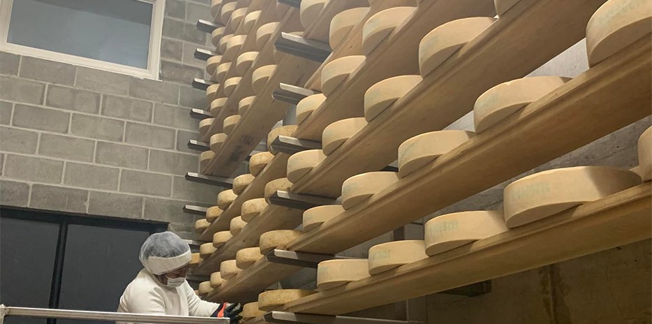 East Hill Creamery-carouselImage-https://images.snackmagic.com/spree/provider_carousel_image/2559/bulk_medium/jrnai9d32rxconpxqmlzl7niy87l.?1762162287