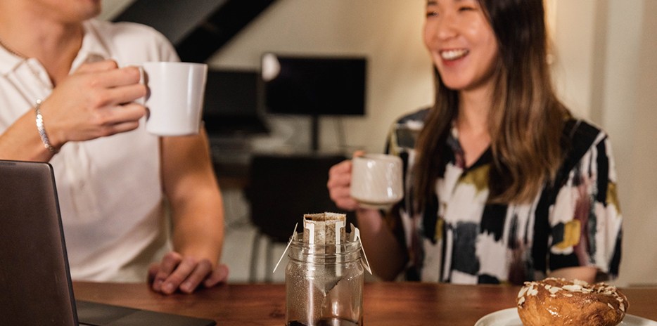Hooked Coffee-carouselImage-https://images.snackmagic.com/spree/provider_carousel_image/3087/bulk_medium/oax4kk1tvnn6w6ujq4x5o3wqijbg.?1761241664