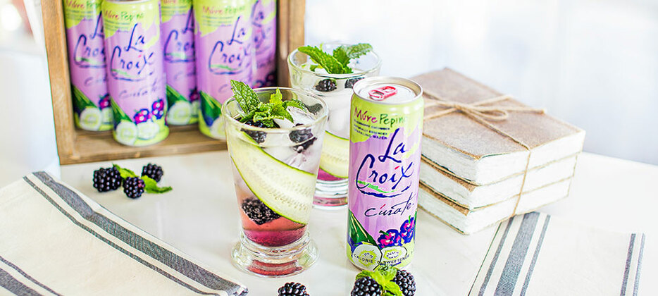 La Croix-carouselImage-https://images.snackmagic.com/spree/provider_carousel_image/314/medium/649l7tcpr3q7965y9v3iq2kt2cxd.?1747217086