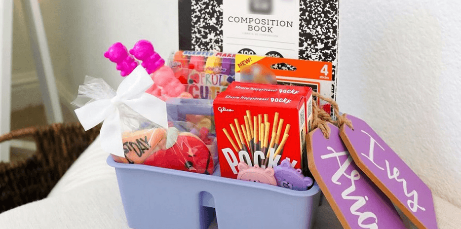 Pocky-carouselImage-https://images.snackmagic.com/spree/provider_carousel_image/5033/bulk_medium/e30esjk4u0lfdpqqqsn40t2c1y84.?1739899550