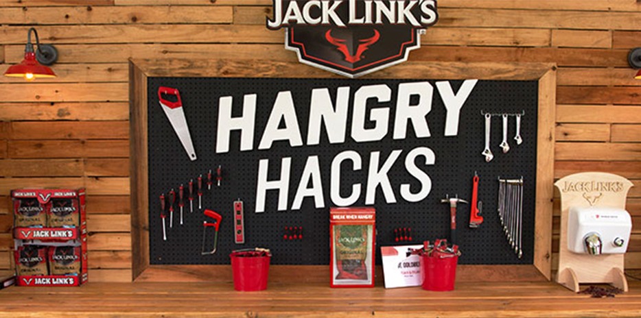 Jack Link's-carouselImage-https://images.snackmagic.com/spree/provider_carousel_image/5065/bulk_medium/j5hbaqbgnlb8lzcjvtk2it0z8pne.?1740409514