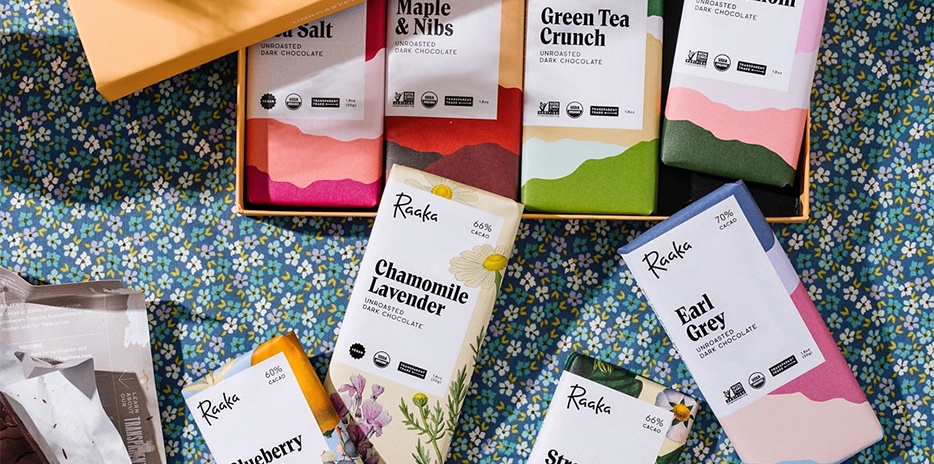 Raaka Chocolate-carouselImage-https://images.snackmagic.com/spree/provider_carousel_image/5371/bulk_medium/a1bn3qq4xr4rv0lx0s2s80p0b1cm.?1759428467