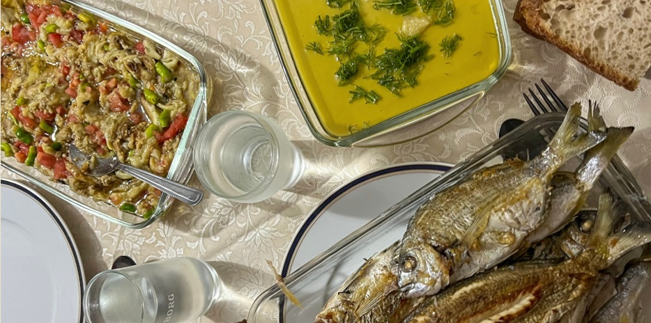 Ayvaco Extra Virgin Olive Oil-carouselImage-https://images.snackmagic.com/spree/provider_carousel_image/5469/medium/kvqjmeob54136cketxo0istboyeq.?1769022764