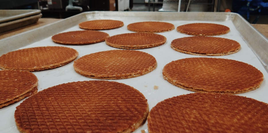 Dutch Waffle Company Stroopwafel Cookie-carouselImage-https://images.snackmagic.com/spree/provider_carousel_image/5535/medium/jdz5ck5vf6x7l5dz261had0mg1hr.?1772656451